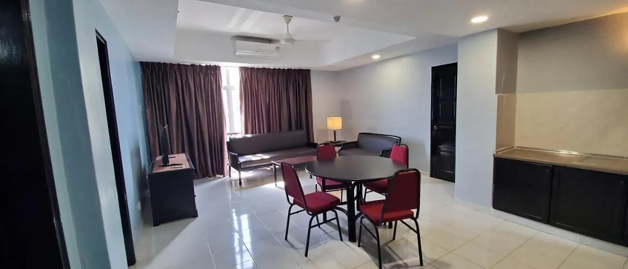 Leisure Cove Hotel And Apartments
