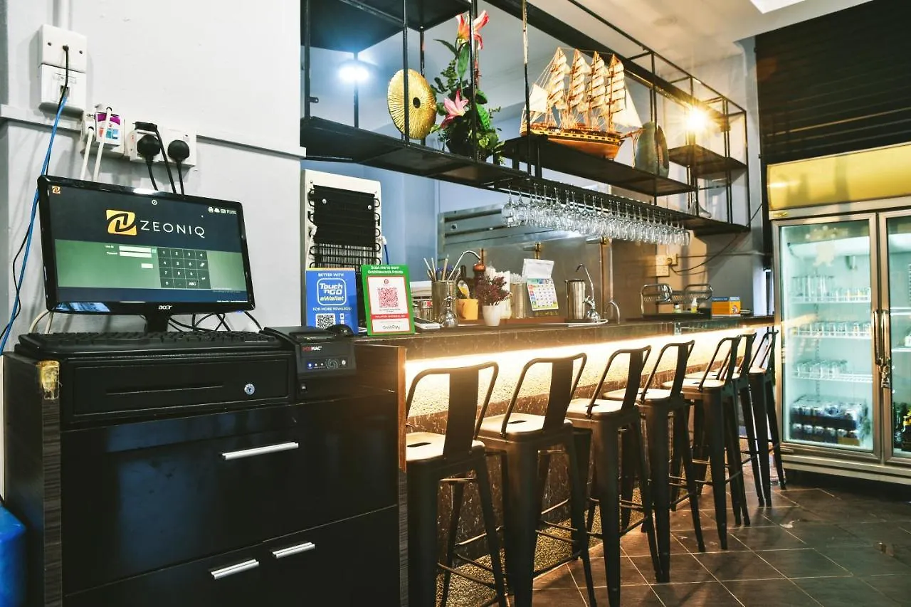 Leisure Cove Hotel And Apartments George Town