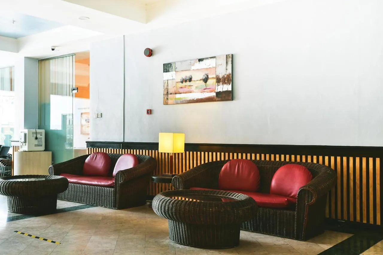 Leisure Cove Hotel And Apartments