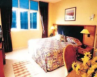 Leisure Cove Hotel And Apartments